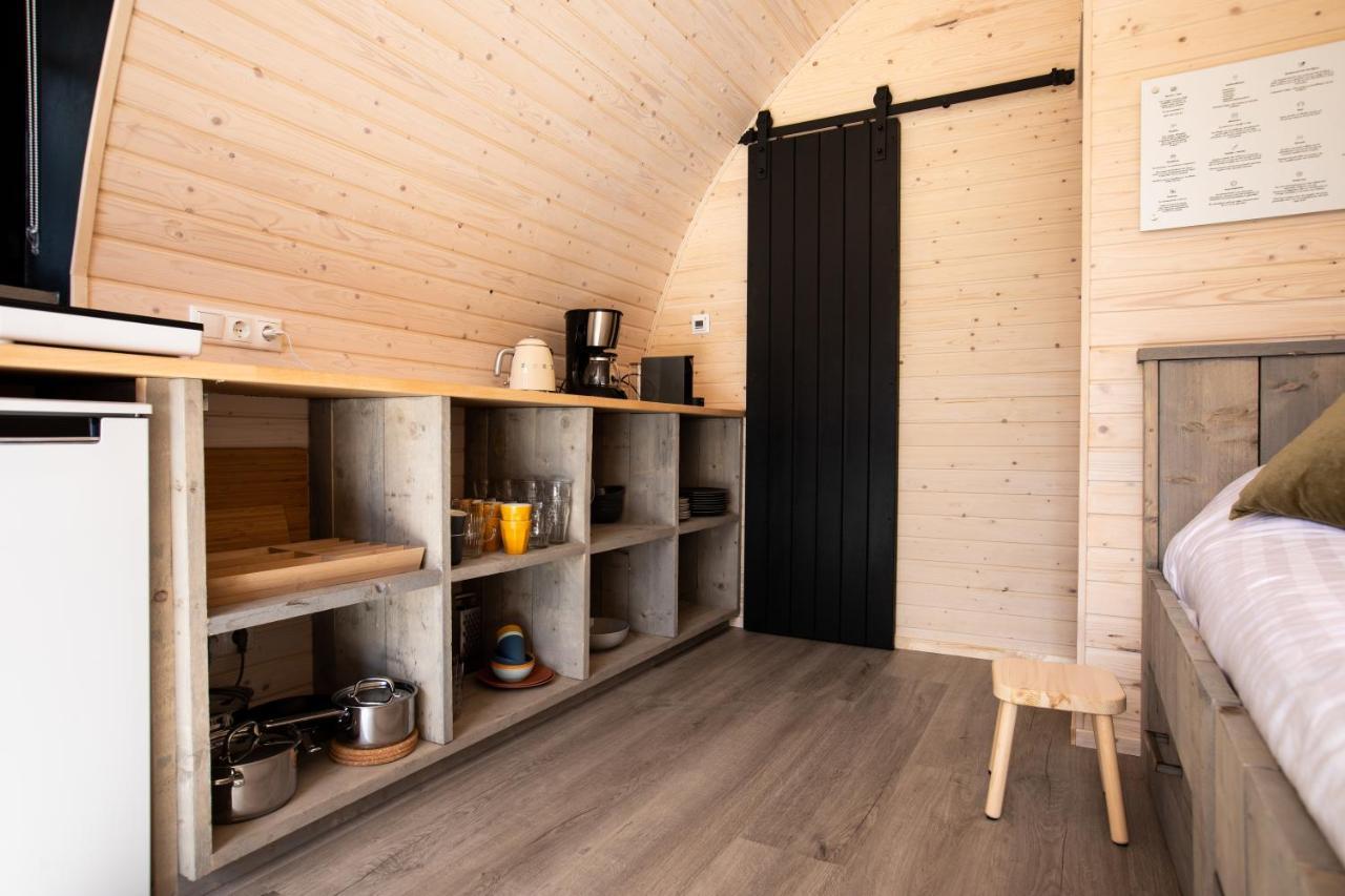 Pod Huisje Met Hottub Dokkum Exterior photo